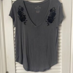 American Eagle Outfitters Gray Graphic Relaxed Tee